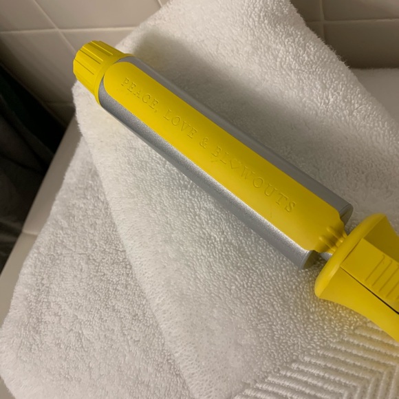 Drybar The 3-Day Bender Digital Curling Iron 1.25” - Picture 7 of 7